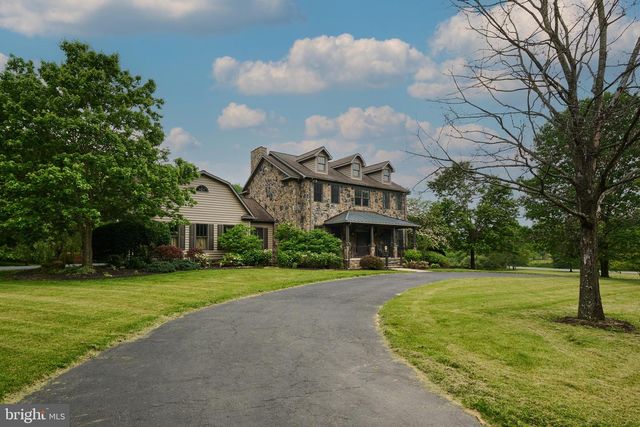 113 MANHASSET DR, Port Matilda, PA 16870