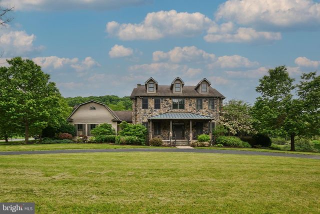 113 MANHASSET DR, Port Matilda, PA 16870