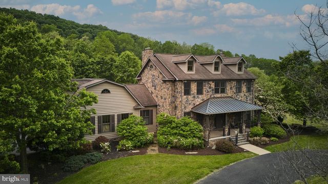 113 MANHASSET DR, Port Matilda, PA 16870