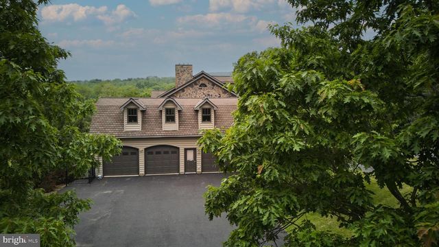 113 MANHASSET DR, Port Matilda, PA 16870