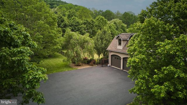 113 MANHASSET DR, Port Matilda, PA 16870