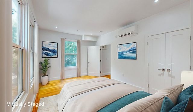 21 Regent Cir 3, Brookline, MA 02445