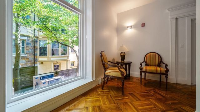 21 Regent Cir 3, Brookline, MA 02445