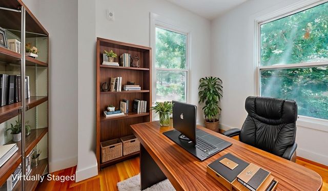 21 Regent Cir 3, Brookline, MA 02445