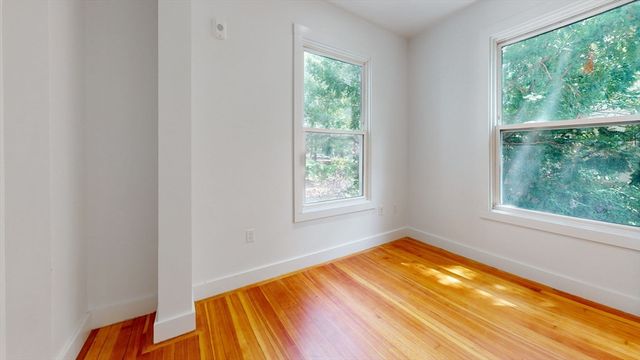 21 Regent Cir 3, Brookline, MA 02445