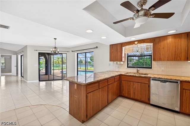 609 SE 21st ST, Cape Coral, FL 33990