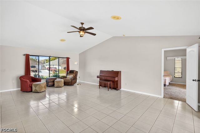 609 SE 21st ST, Cape Coral, FL 33990