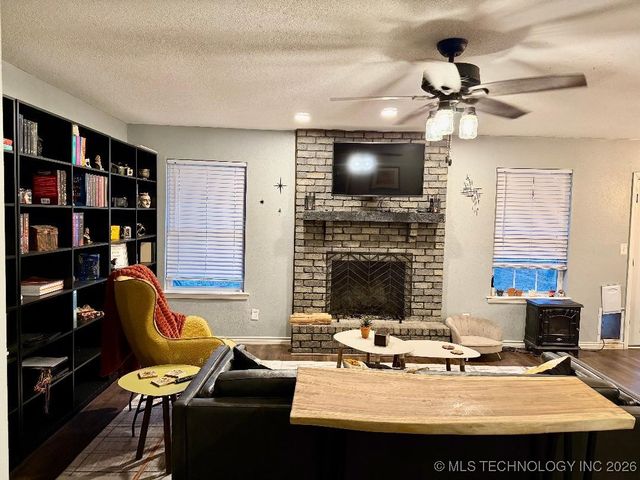 21609 E 32nd Place S, Broken Arrow, OK 74014