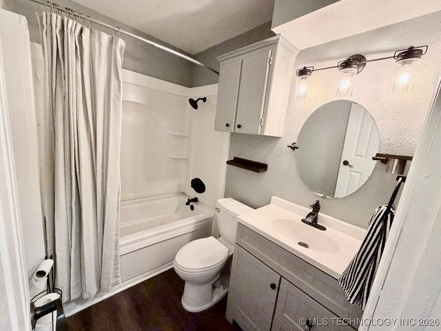 21609 E 32nd Place S, Broken Arrow, OK 74014