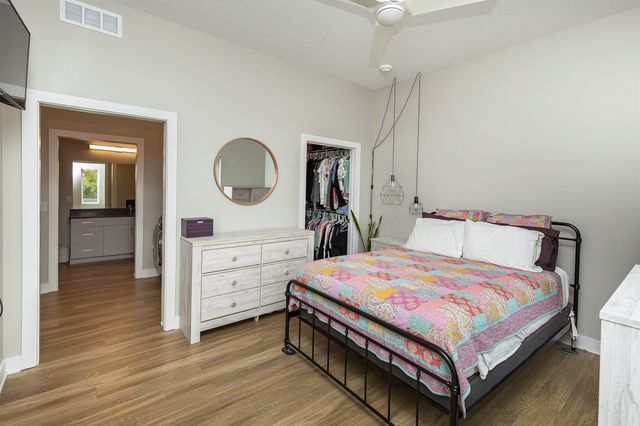 450 SW 7th Street 304, Des Moines, IA 50309