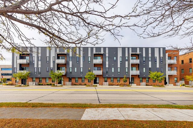 450 SW 7th Street 304, Des Moines, IA 50309