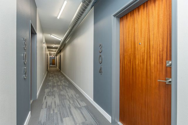 450 SW 7th Street 304, Des Moines, IA 50309