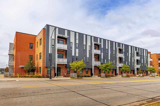 450 SW 7th Street 304, Des Moines, IA 50309