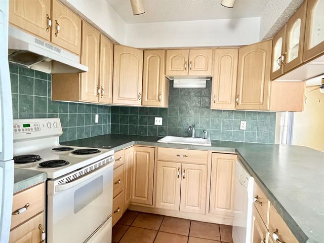 13 E St B, St Augustine, FL 32080