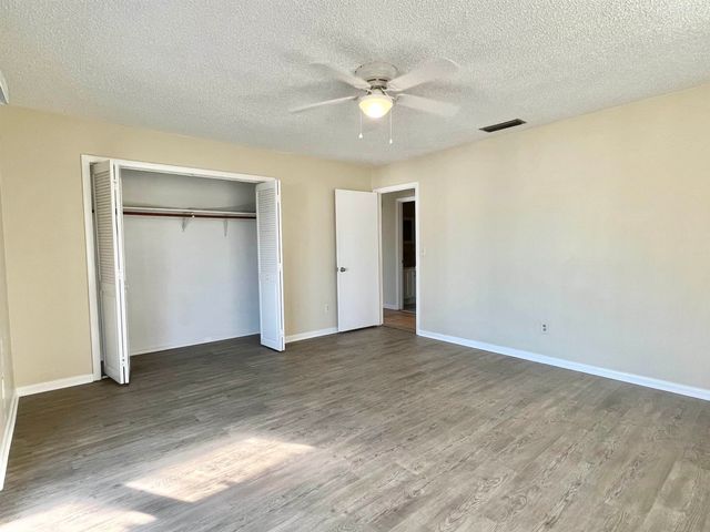 13 E St B, St Augustine, FL 32080