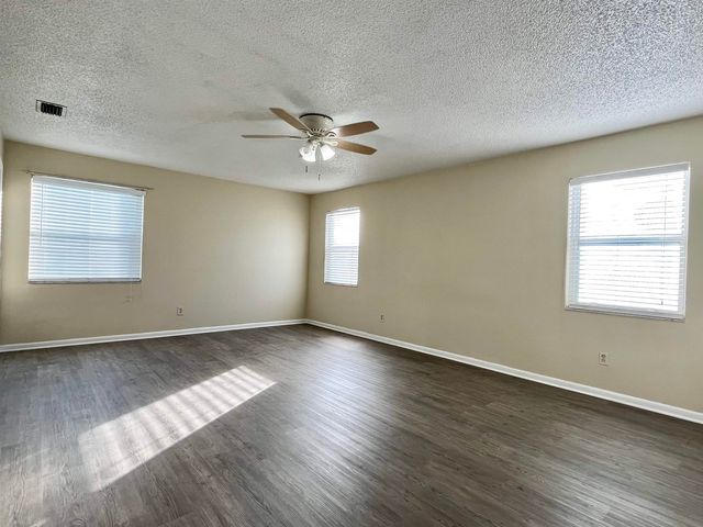 13 E St B, St Augustine, FL 32080