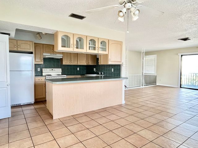 13 E St B, St Augustine, FL 32080