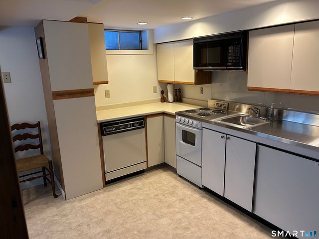 148 Flanders Road, Woodbury, CT 06798