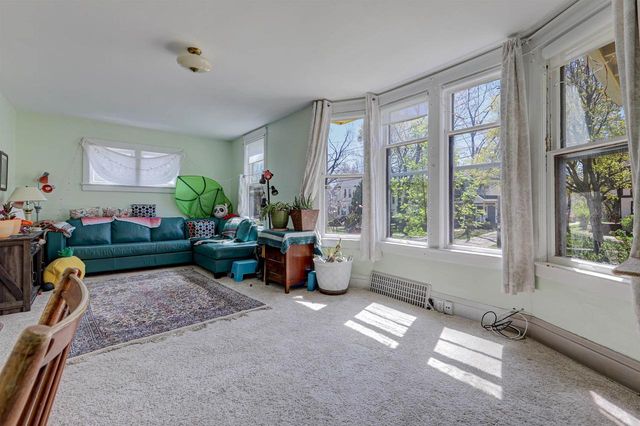826 E WASHINGTON STREET, Appleton, WI 54911