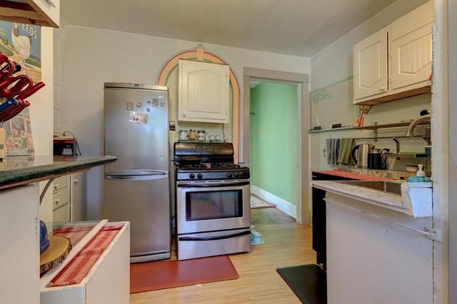 826 E WASHINGTON STREET, Appleton, WI 54911
