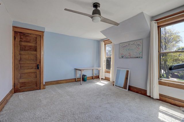 826 E WASHINGTON STREET, Appleton, WI 54911