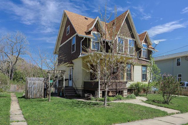 826 E WASHINGTON STREET, Appleton, WI 54911