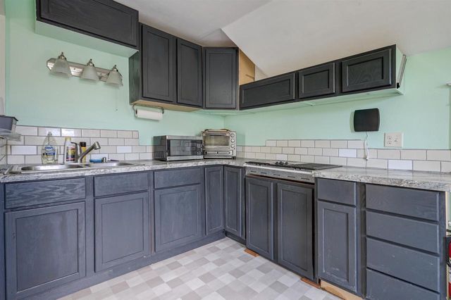 826 E WASHINGTON STREET, Appleton, WI 54911