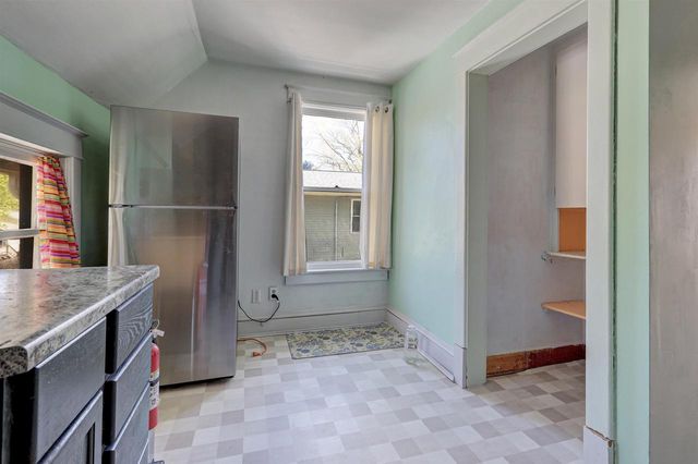 826 E WASHINGTON STREET, Appleton, WI 54911