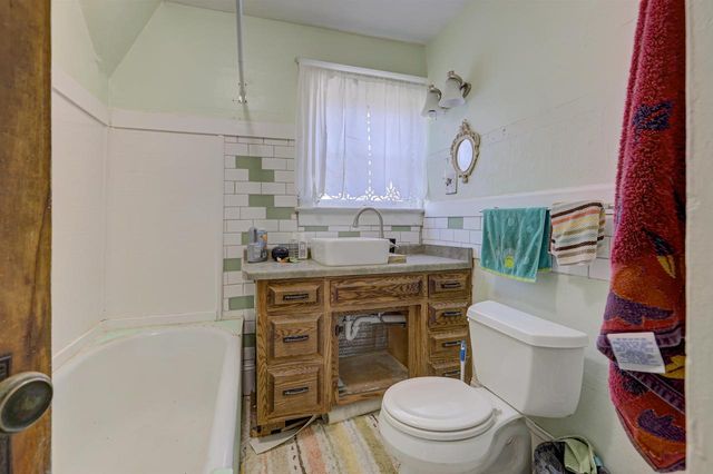 826 E WASHINGTON STREET, Appleton, WI 54911