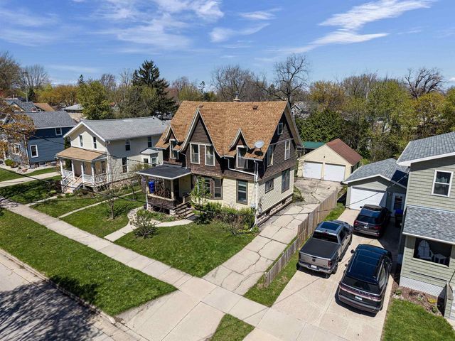 826 E WASHINGTON STREET, Appleton, WI 54911