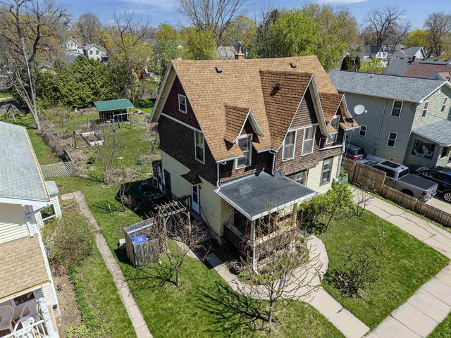 826 E WASHINGTON STREET, Appleton, WI 54911