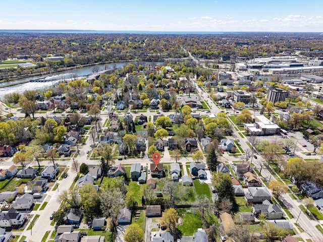 826 E WASHINGTON STREET, Appleton, WI 54911