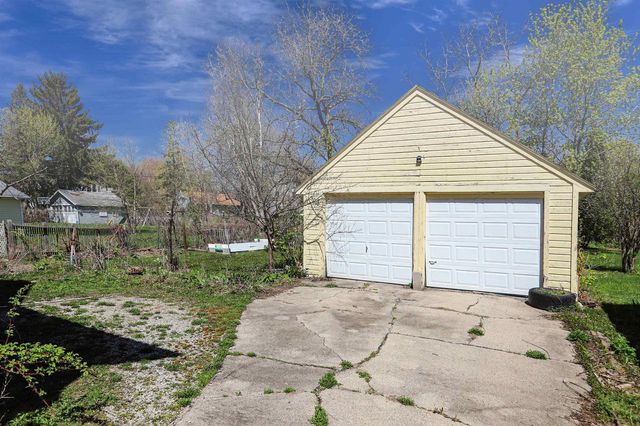 826 E WASHINGTON STREET, Appleton, WI 54911