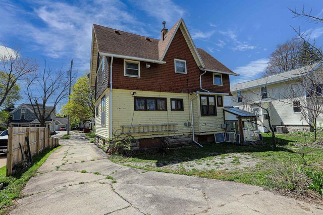 826 E WASHINGTON STREET, Appleton, WI 54911