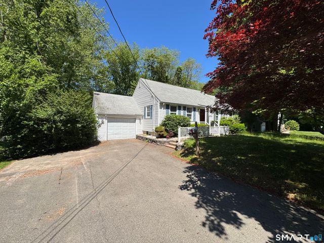 513 Essex Road, Westbrook, CT 06498