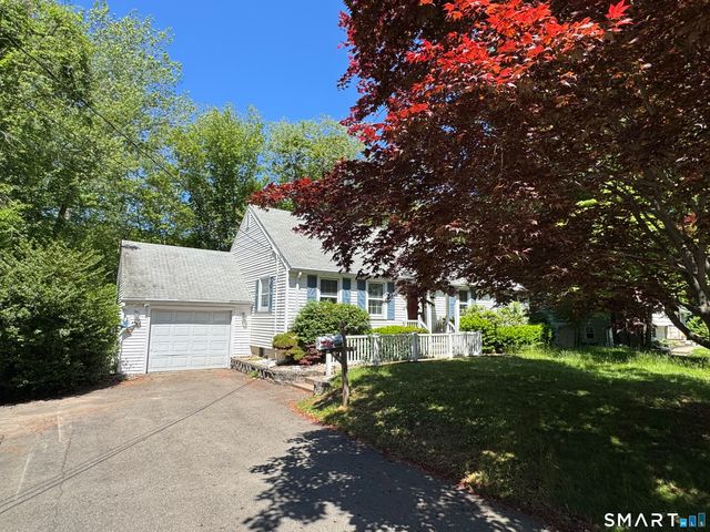 513 Essex Road, Westbrook, CT 06498