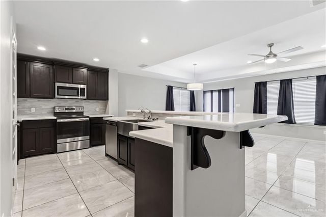 405 S Mina De Oro Street, Mission, TX 78572