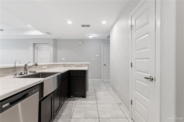 405 S Mina De Oro Street, Mission, TX 78572