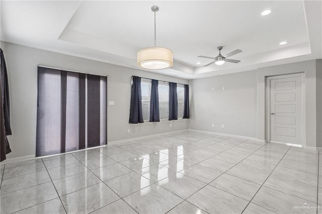 405 S Mina De Oro Street, Mission, TX 78572