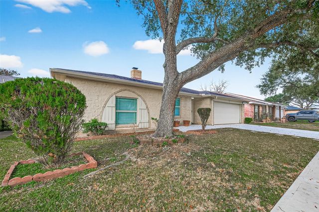 10006 Towne Tower Lane, Sugar Land, TX 77498