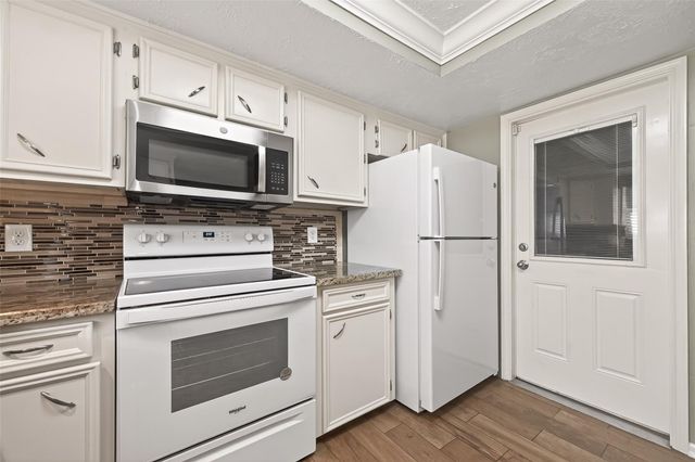 10006 Towne Tower Lane, Sugar Land, TX 77498