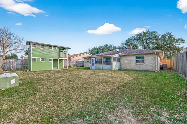 10006 Towne Tower Lane, Sugar Land, TX 77498