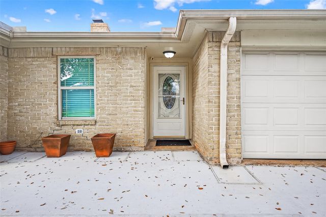 10006 Towne Tower Lane, Sugar Land, TX 77498