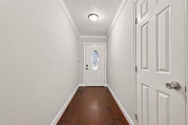 10006 Towne Tower Lane, Sugar Land, TX 77498