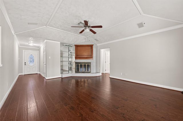 10006 Towne Tower Lane, Sugar Land, TX 77498