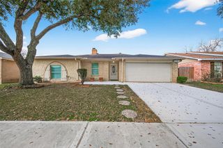 10006 Towne Tower Lane, Sugar Land, TX 77498