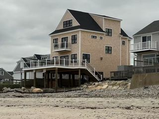 10 Charlotte St, Marshfield, MA 02050