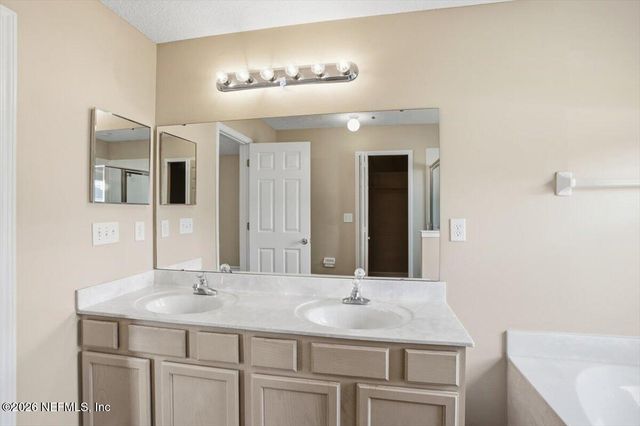 2508 SPRING POND Lane, Jacksonville, FL 32221