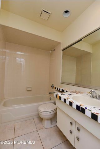 48 Tulip Lane, Freehold, NJ 07728