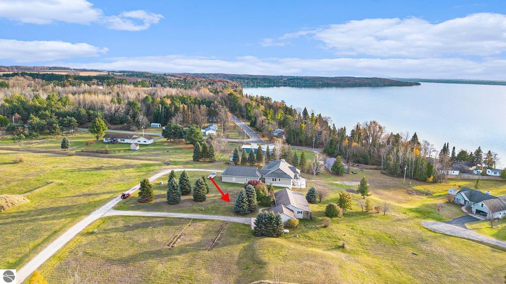 Image 39 of property listing at 8120 Westview Drive, Rapid City, MI 49676